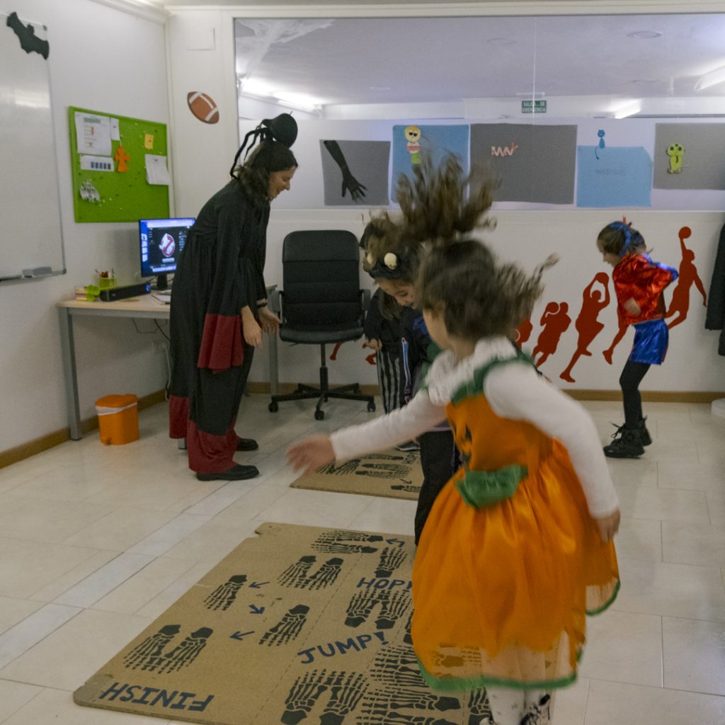 30102023 DSF8018 Scary Halloween!! Welcome English 30102023 DSF8018