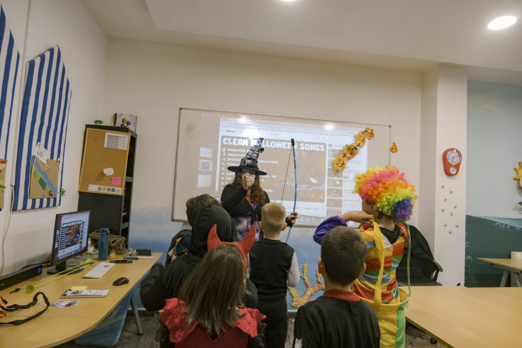 30102023 DSF8043 Scary Halloween!! Welcome English 30102023 DSF8043