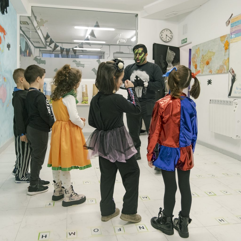 30102023 DSF8061 Scary Halloween!! Welcome English 30102023 DSF8061