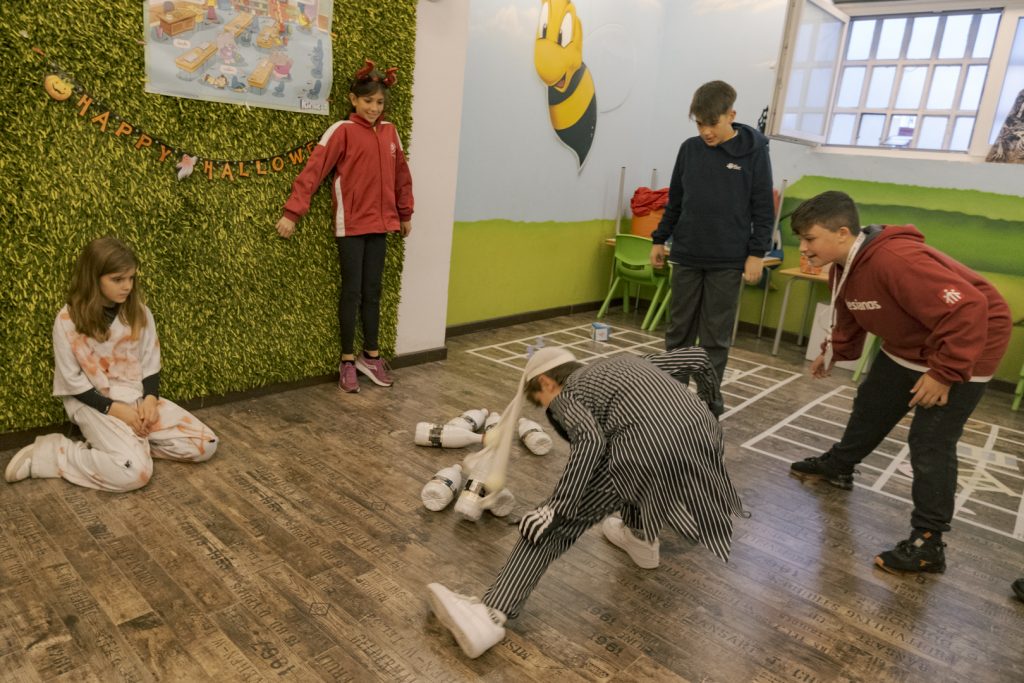 30102023 DSF8084 Scary Halloween!! Welcome English 30102023 DSF8084