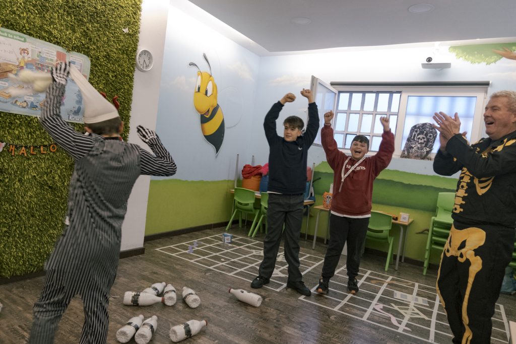 30102023 DSF8085 Scary Halloween!! Welcome English 30102023 DSF8085