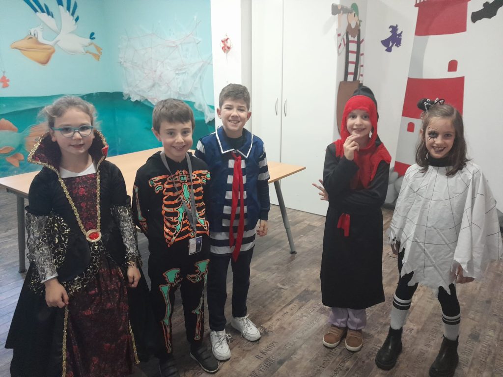 WhatsApp Image 2023 11 05 at 15.58.53 1 Scary Halloween!! Welcome English WhatsApp Image 2023 11 05 at 15.58.53 1